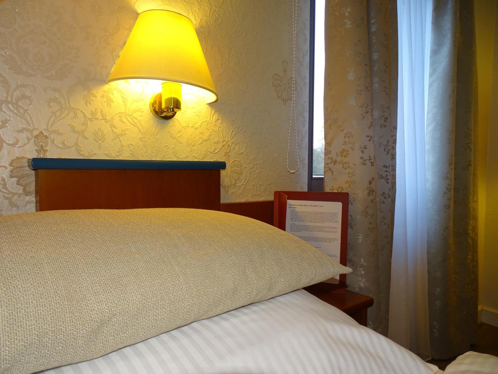 Hotel Kolossos Düsseldorf - Neuss Zimmer foto